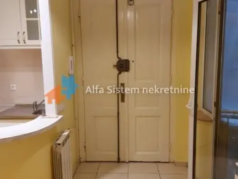 Izdavanje, trosoban stan, 70m², Stari Grad, Beograd - image 10