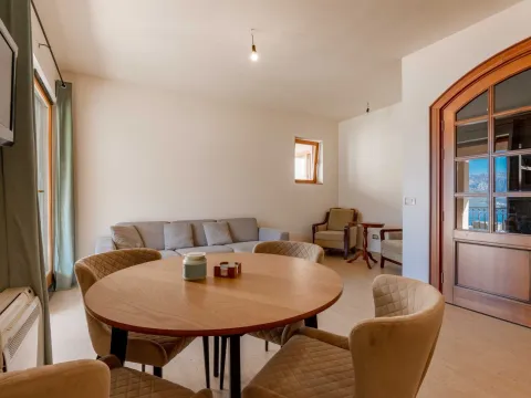 Prodaja, dvosoban stan, 106m², Dobrota, Kotor - image 5