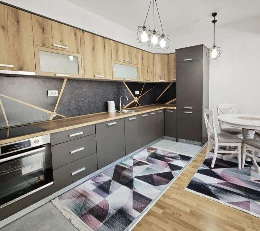 Izdavanje, dvosoban stan, 68m², Stara Varoš, Podgorica