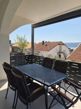 Rent, two bedroom apartment, 85m², Kalimanj, Tivat - image 3