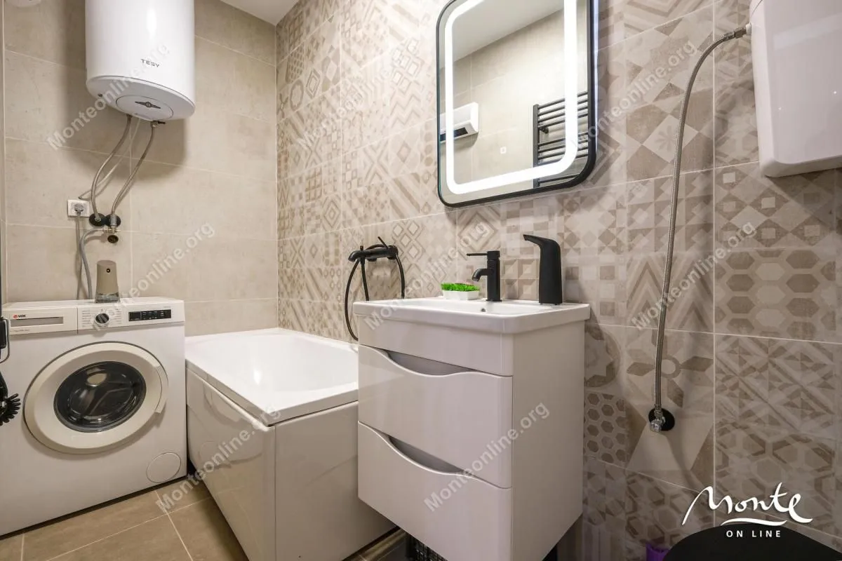 Prodaja, dvosoban stan, 77m², Tivat, Crna Gora