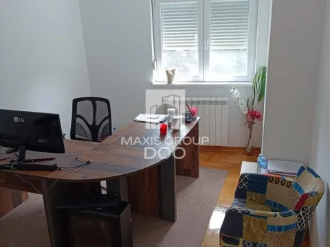 Prodaja, četvorosoban stan, 101m², Voždovačka Crkva, Voždovac Sve Podlokacije - image 1