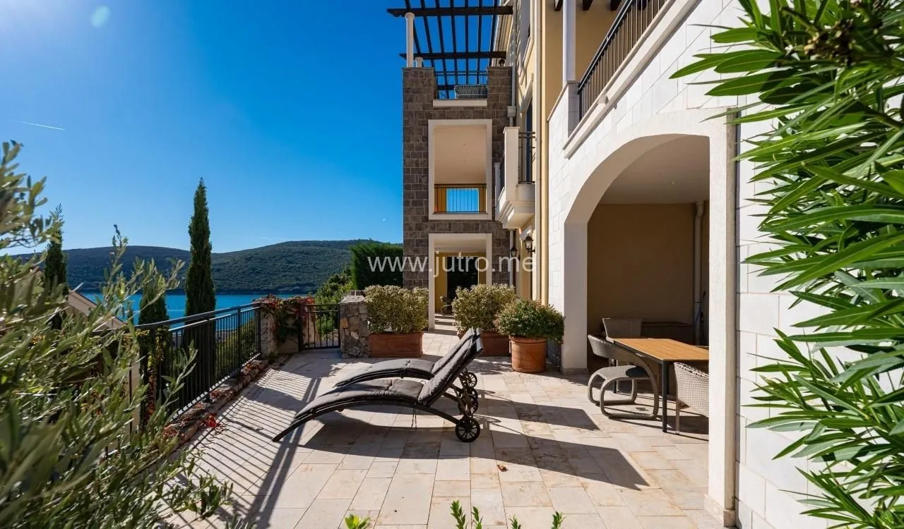 Prodaja, trosoban stan, 190m², Luštica Bay, Tivat