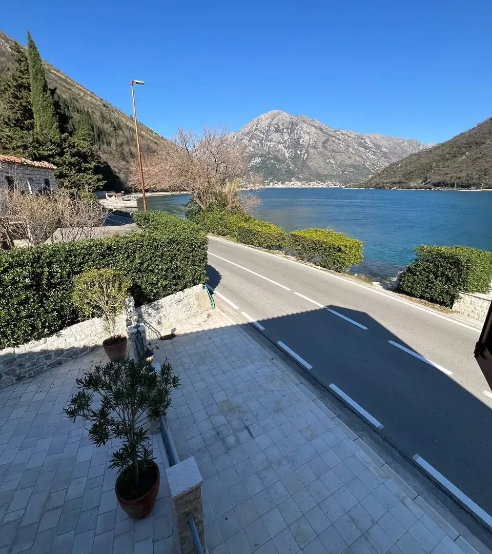 Prodaja, kuća, 336m², Kamenari, Herceg Novi