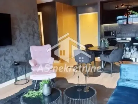 Izdavanje, trosoban stan, 80m², Savski Venac, Beograd - image 5