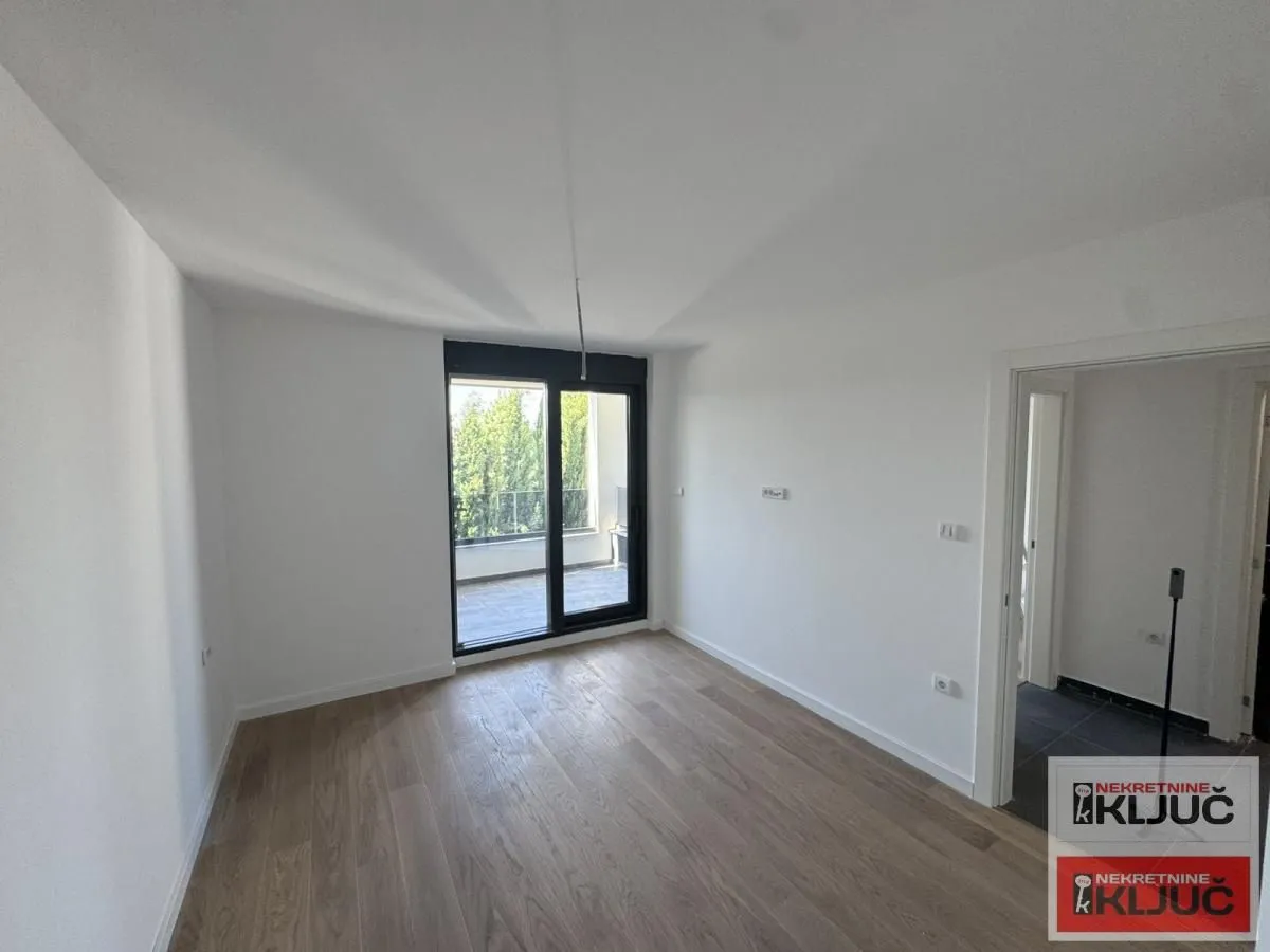 Prodaja, četvorosoban stan, 136m², Bulevar Evrope, Novi Sad Sve Podlokacije