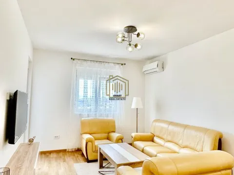 Izdavanje, jednosoban stan, 47m², Stari Aerodrom, Podgorica - image 1