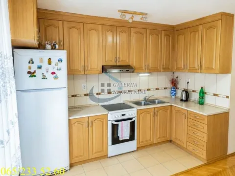 Prodaja, kuća, 190m², Centar, Inđija - image 6
