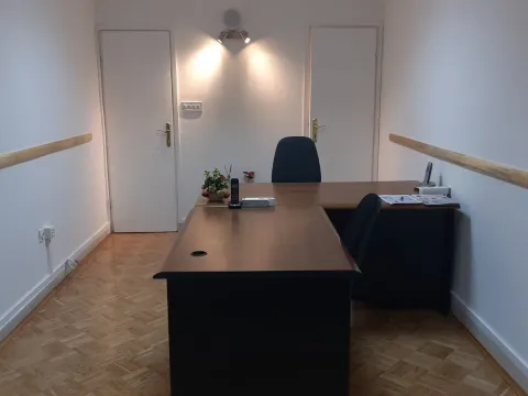 Rent, office space, 20m², Blok 5, Podgorica - image 4