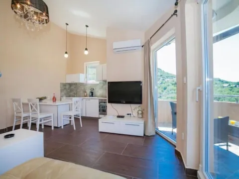 Izdavanje, jednosoban stan, 50m², Kavač, Kotor - image 5