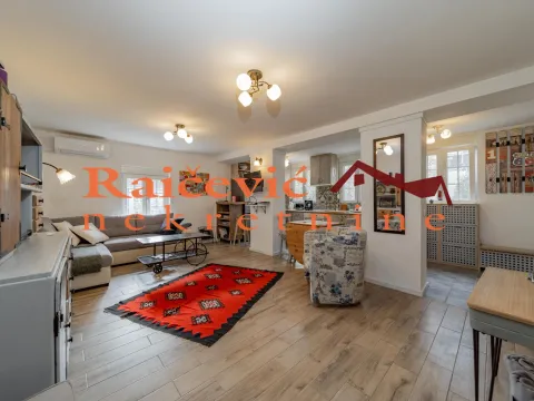 Izdavanje, kuća, 80m², Cvetni Trg, Vračar Sve Podlokacije - image 3