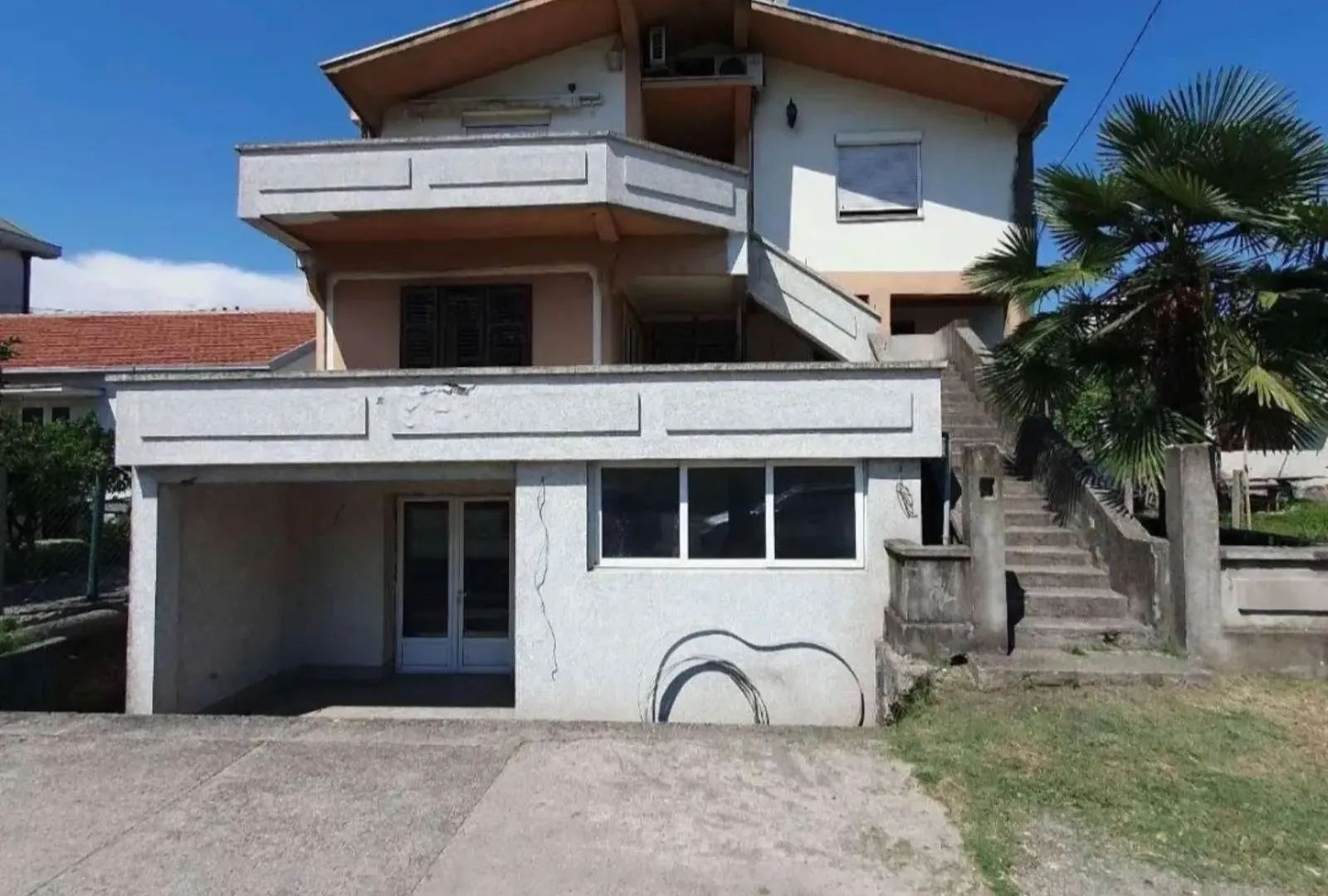 Sale, house, 358m², Dalmatinska ulica, Podgorica
