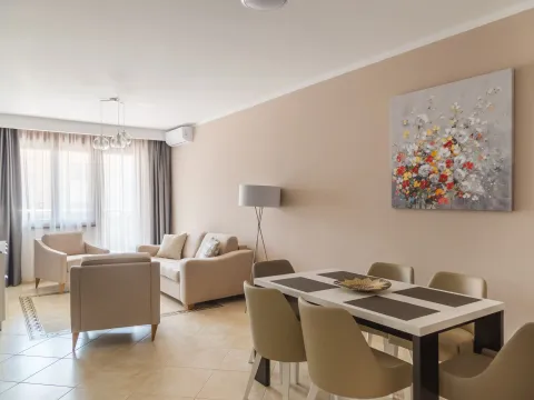 Prodaja, jednosoban stan, 64m², Bečići, Budva