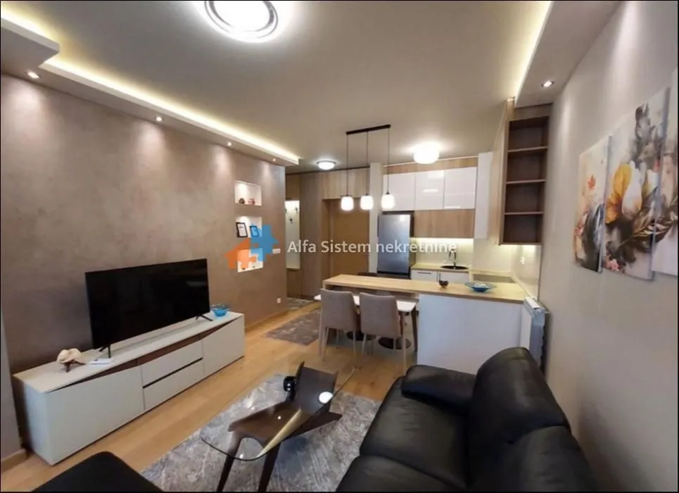 Izdavanje, trosoban stan, 62m², Novi Beograd Blok 65, Novi Beograd Sve Podlokacije