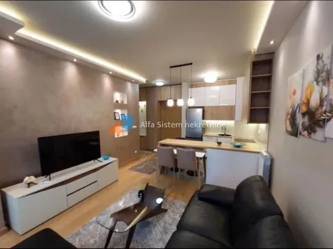 Izdavanje, trosoban stan, 62m², Novi Beograd Blok 65, Novi Beograd Sve Podlokacije - image 1