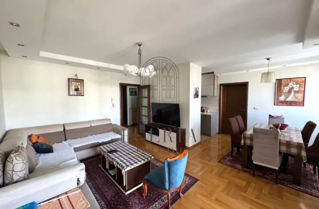 Prodaja, trosoban stan, 95m², Centar, Podgorica