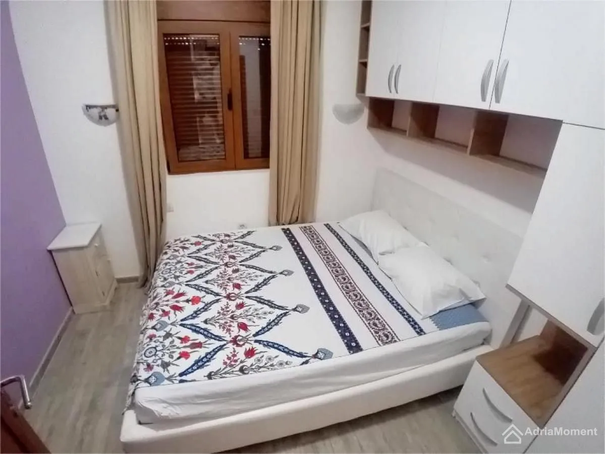 Prodaja, dvosoban stan, 72m², Dobrota, Kotor