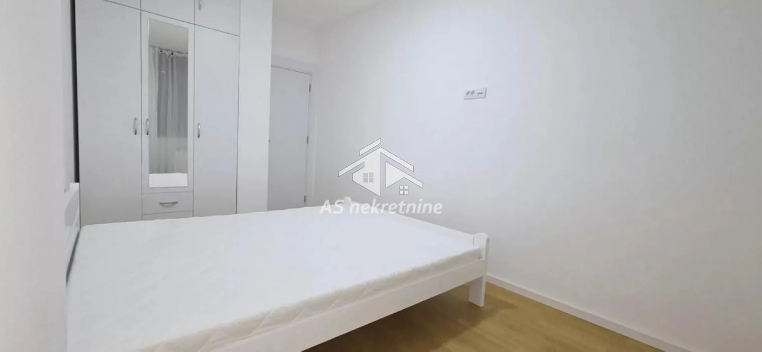 Izdavanje, trosoban stan, 68m², Višnjica, Palilula Sve Podlokacije