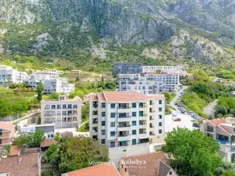 Sale, two bedroom apartment, 85m², Dobrota, Kotor - image 21