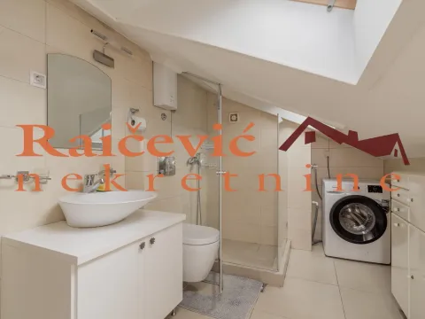 Izdavanje, trosoban stan, 83m², Stari Grad, Beograd - image 15