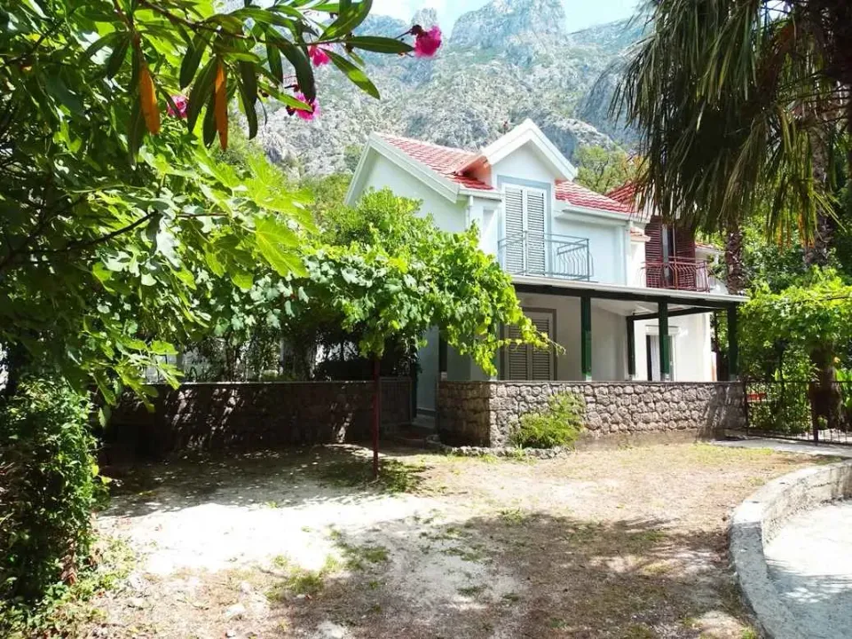 Sale, house, 72m², Kotor, Crna Gora