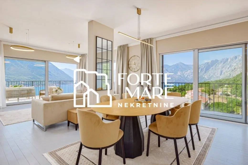 Sale, three bedroom apartment, 158m², Dobrota, Kotor