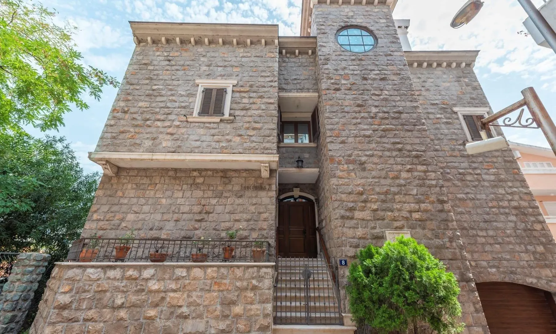 Sale, house, 1264m², Gospoština, Budva