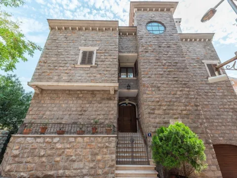 Prodaja, kuća, 1264m², Gospoština, Budva - image 51