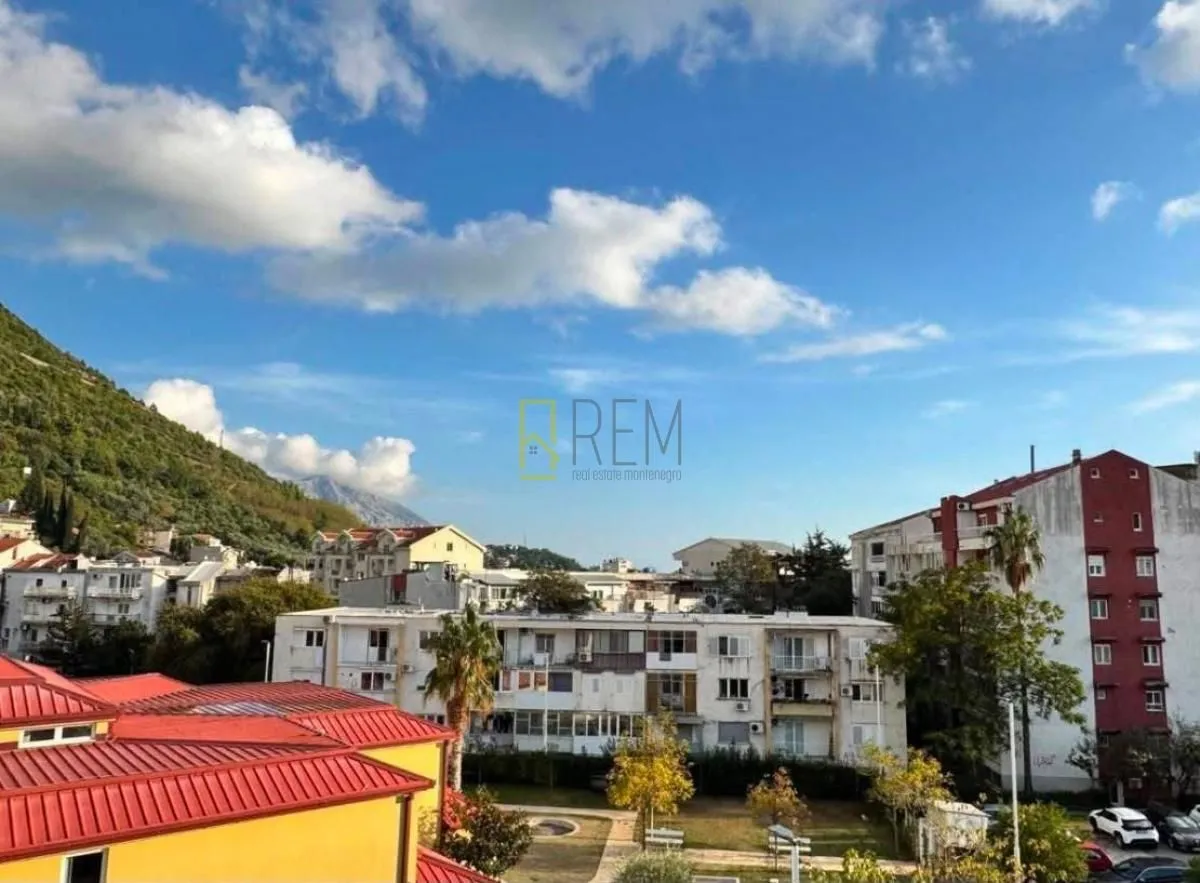 View from the terrace overlooking the neighborhood and surrounding hills.