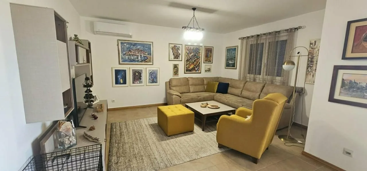 Sale, two bedroom apartment, 80m², Bečići, Budva