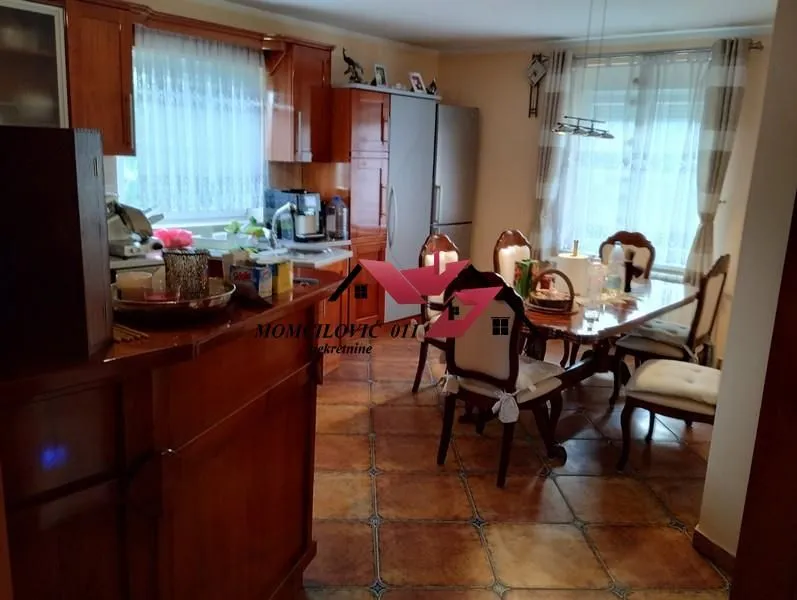Prodaja, kuća, 430m², Zemun Ugrinovci, Zemun Sve Podlokacije