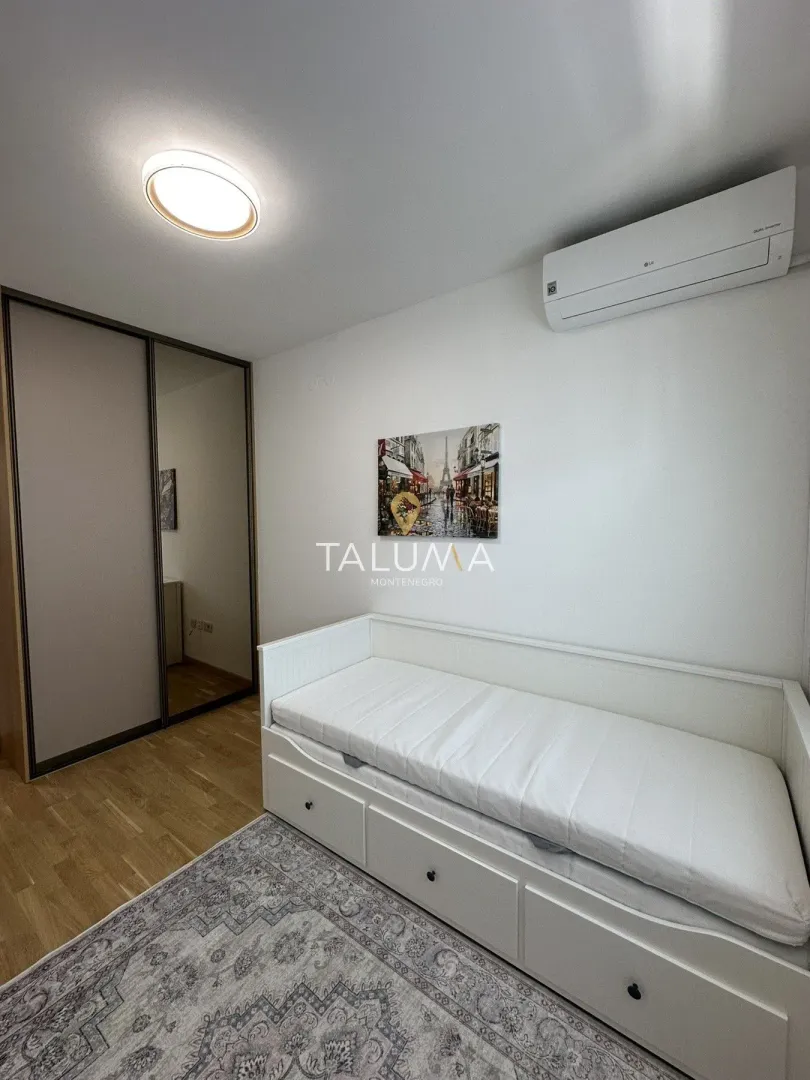 Rent, two bedroom apartment, 71m², City Kvart, Podgorica