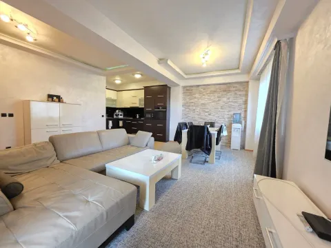 Prodaja, dvosoban stan, 80m², Budva, Crna Gora - image 1