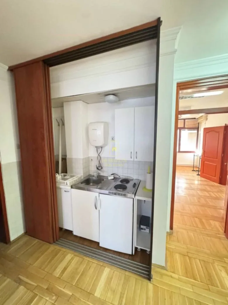 Izdavanje, poslovni prostor, 92m², Preko Morače, Podgorica
