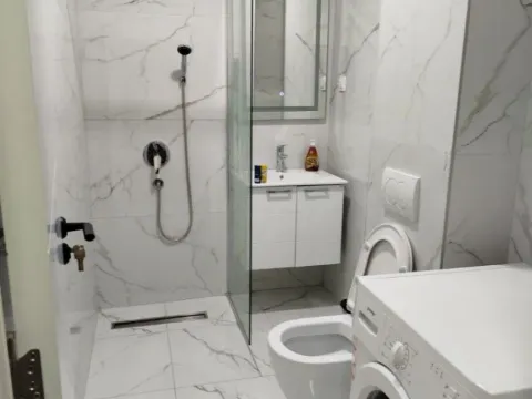 Izdavanje, garsonjera, 34m², Centar, Bar - image 4