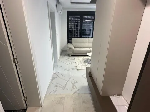 Rent, one bedroom apartment, 50m², Seljanovo, Tivat - image 4