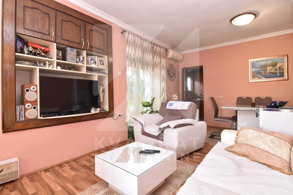 Izdavanje, dvosoban stan, 68m², Gornja Gorica, Podgorica