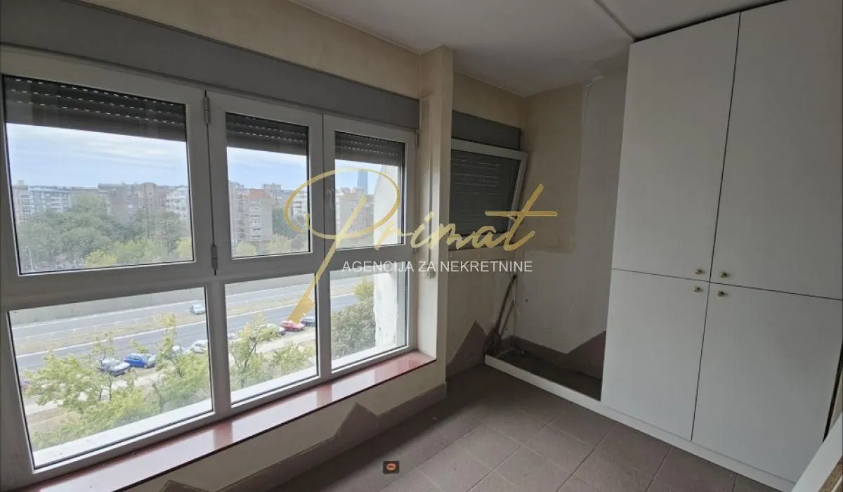 Prodaja, četvorosoban stan, 101m², Novi Beograd Sve Podlokacije, Beograd