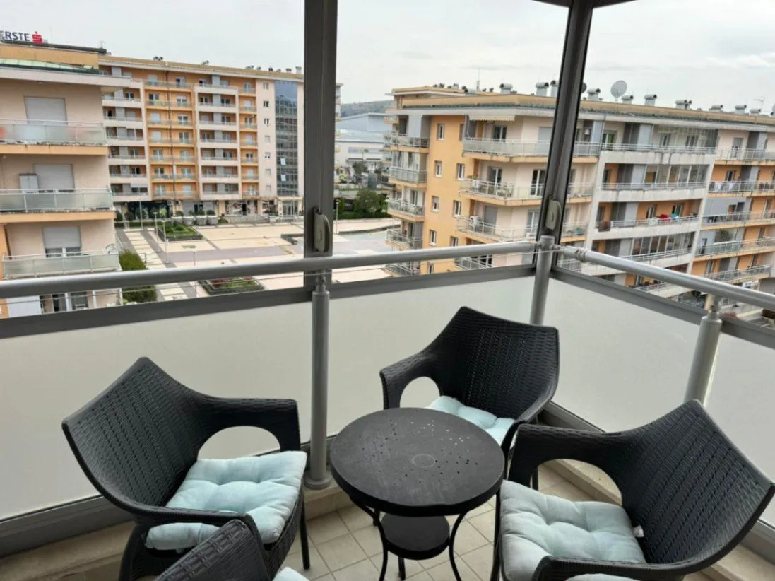 Izdavanje, jednosoban stan, 50m², City Kvart, Podgorica