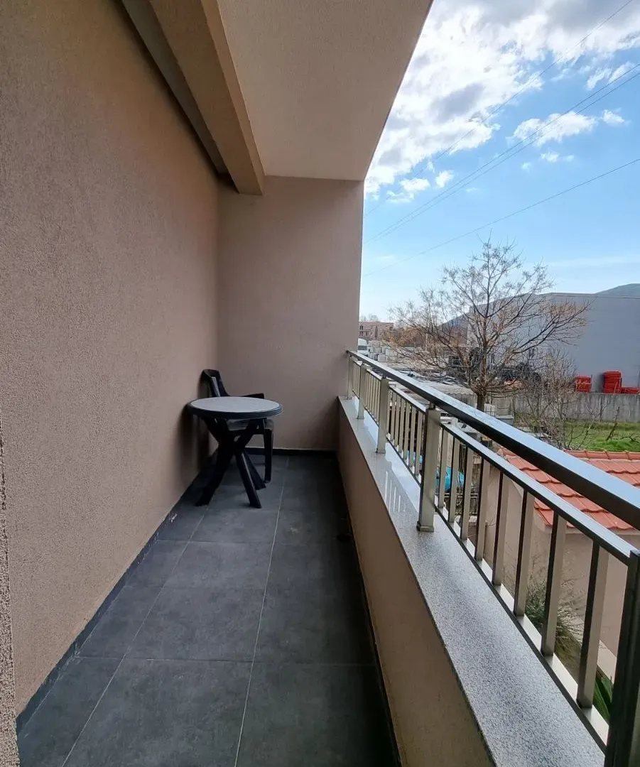 Izdavanje, jednosoban stan, 37m², Lastva Grbaljska, Kotor