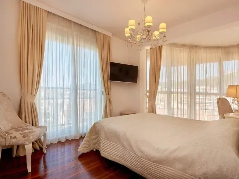 Prodaja, trosoban stan, 150m², Budva, Crna Gora - image 4