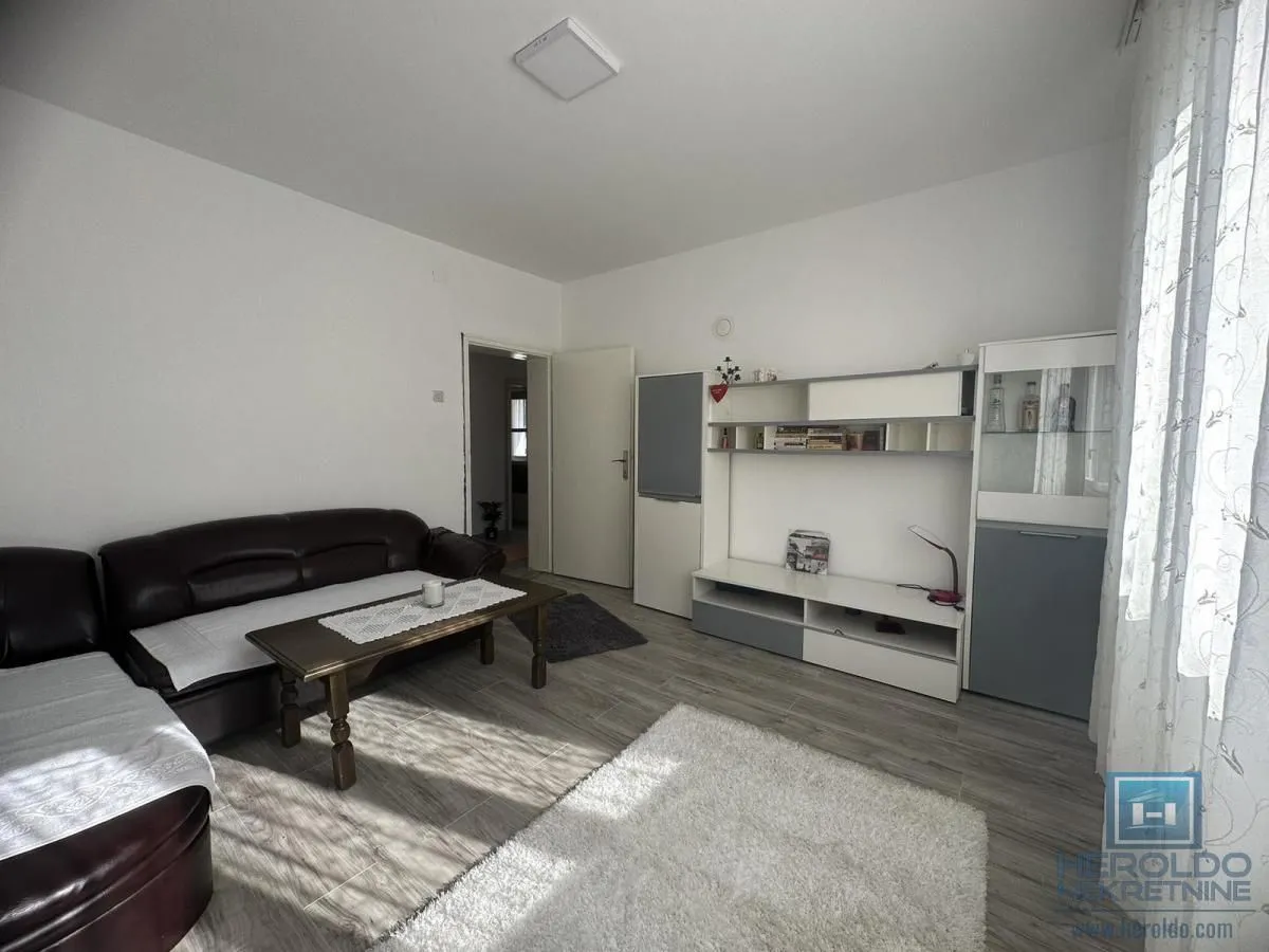 Sale, house, 215m², Ćuprija, Srbija