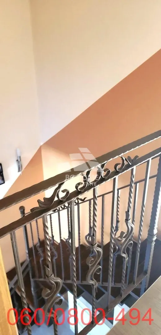 Prodaja, četvorosoban stan, 98m², Đeram Pijaca, Beograd