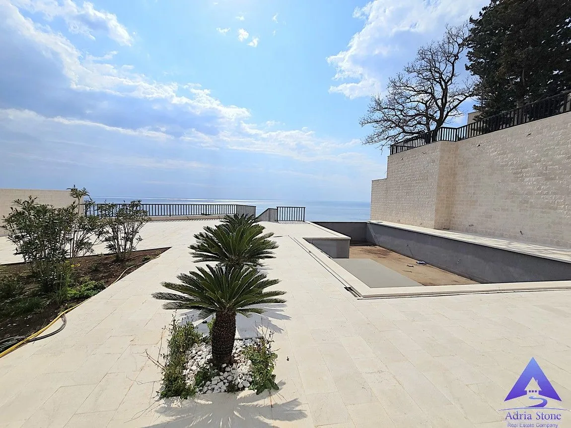 Prodaja, kuća, 580m², Skočiđevojka, Budva