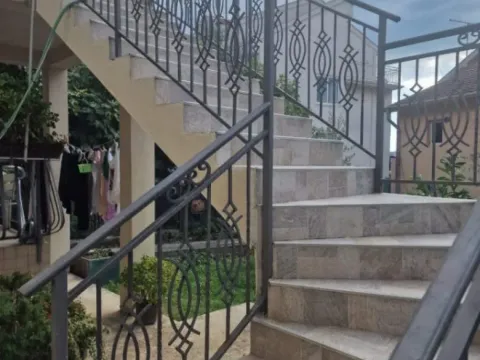 Izdavanje, jednosoban stan, 25m², Kalimanj, Tivat - image 2