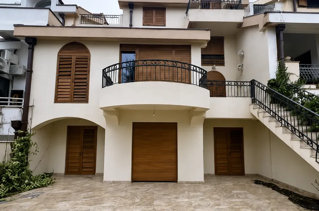 Rent, house, 400m², Gorica C, Podgorica
