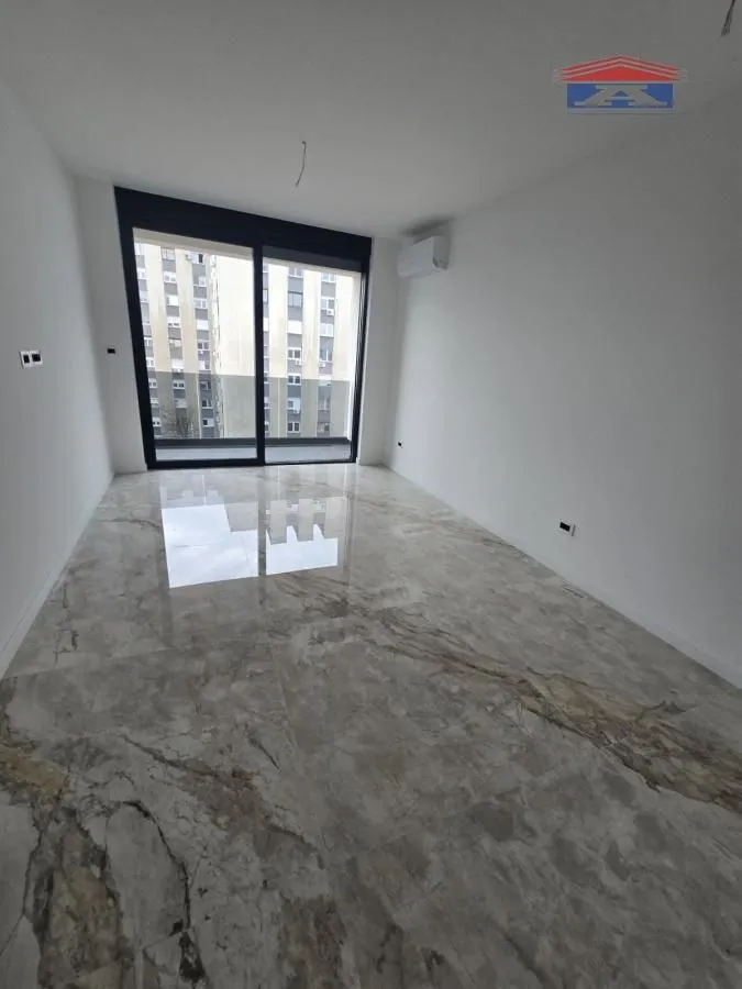 Izdavanje, jednosoban stan, 50m², Spens, Novi Sad Sve Podlokacije