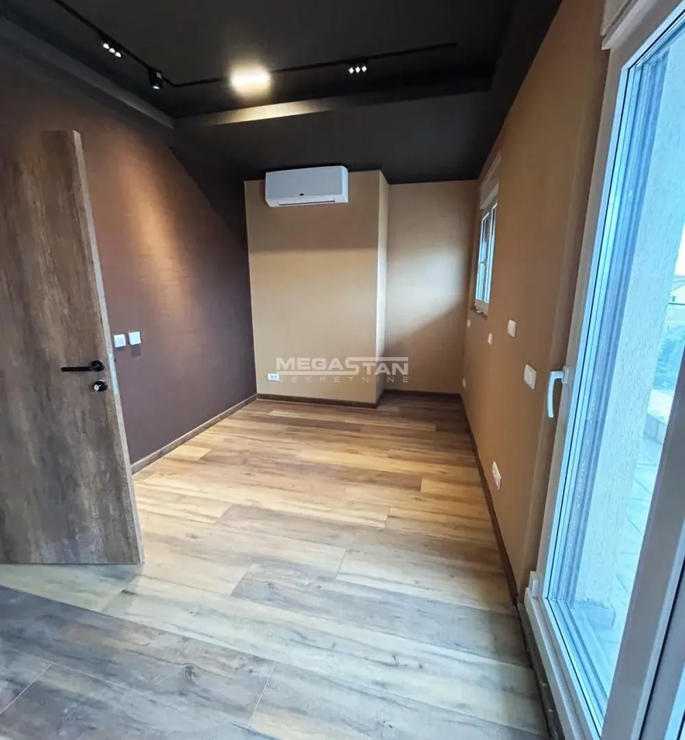 Prodaja, četvorosoban stan, 162m², Pančevo, Srbija