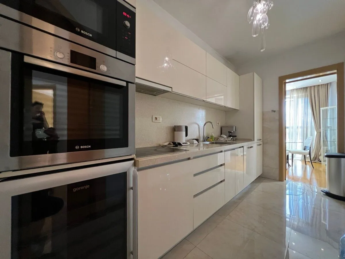 Izdavanje, trosoban stan, 103m², Momišići, Podgorica