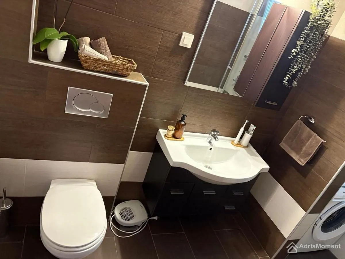 Sale, two bedroom apartment, 76m², Petrovac, Budva